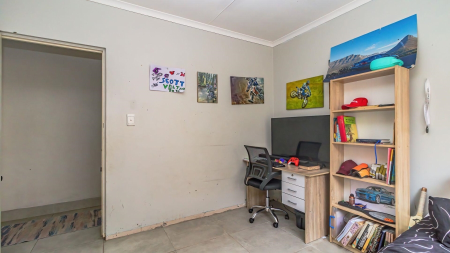 3 Bedroom Property for Sale in Fraaiuitsig Western Cape
